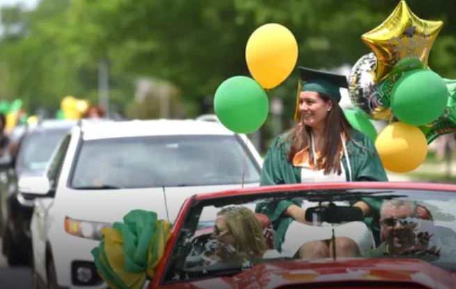Image of the Grosse Pointe North Honor Parade for the Class of 2020